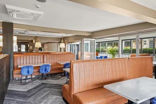 Woodblock Bar & Grill