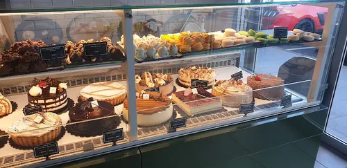 La Royale Patisserie