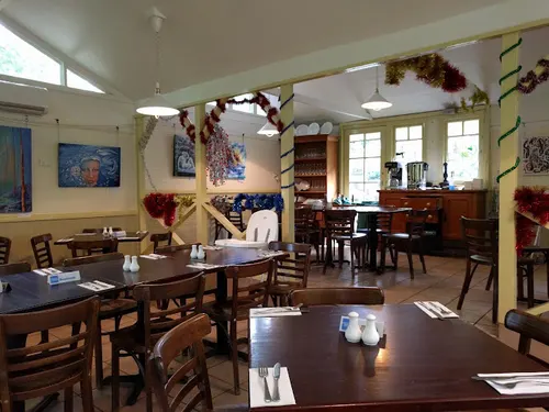 Lindsay's Cafe