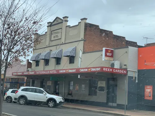 Tattersalls Hotel