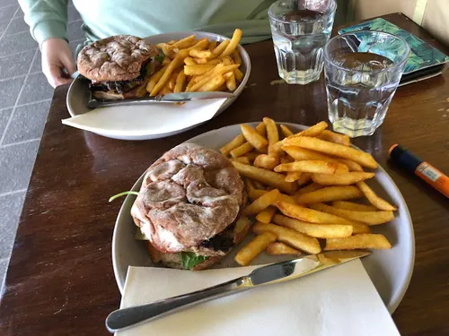 Matthew Marcs Cafe
