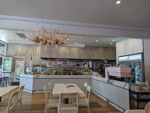 Luana Cafe