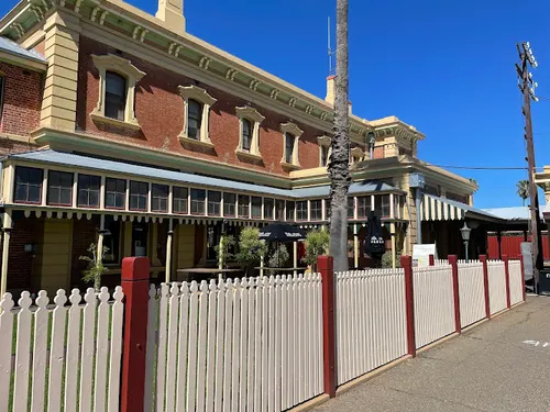 Commercial Hotel Junee