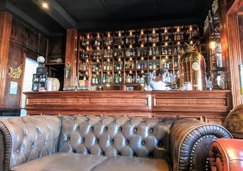 Two Fingers Bar
