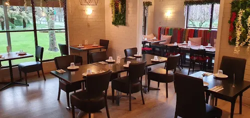 Thai Jad Jaan Cafe & Restaurant