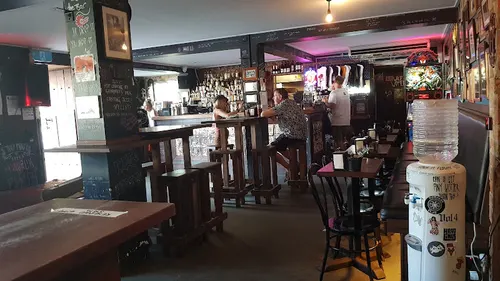 Eddie's Grub House