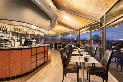 Skyline Restaurant and Bar