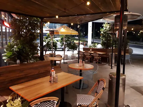 RASHAYS - Macarthur Square