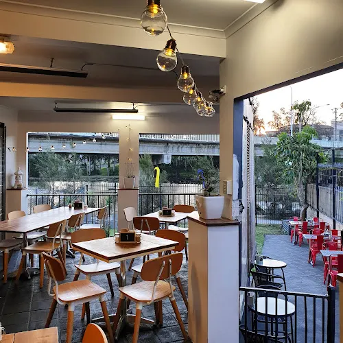 Budgee Cafe & Grill