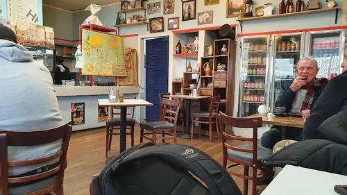Two Hands Cafe.