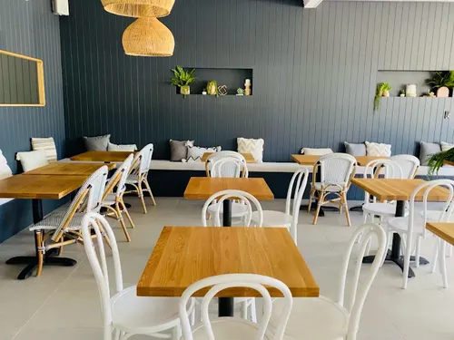 Rosebud Cafe, Castle Cove