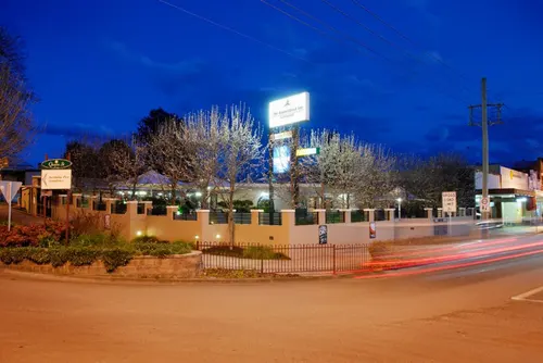 The Roundabout Inn