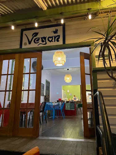 Wolf & Lamb Vegan Ašhram (Previously 20,000 Cows)