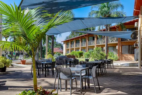 Charbonnier Hotel, Singleton, NSW