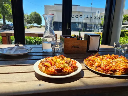 Earth 'n' Sea Pizza
