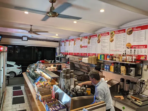 3 Steps Cafe.