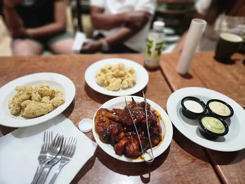 Bayleaf restaurant and cafe