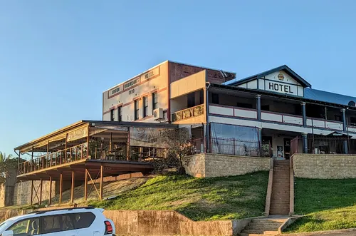 Crown Hotel Motel